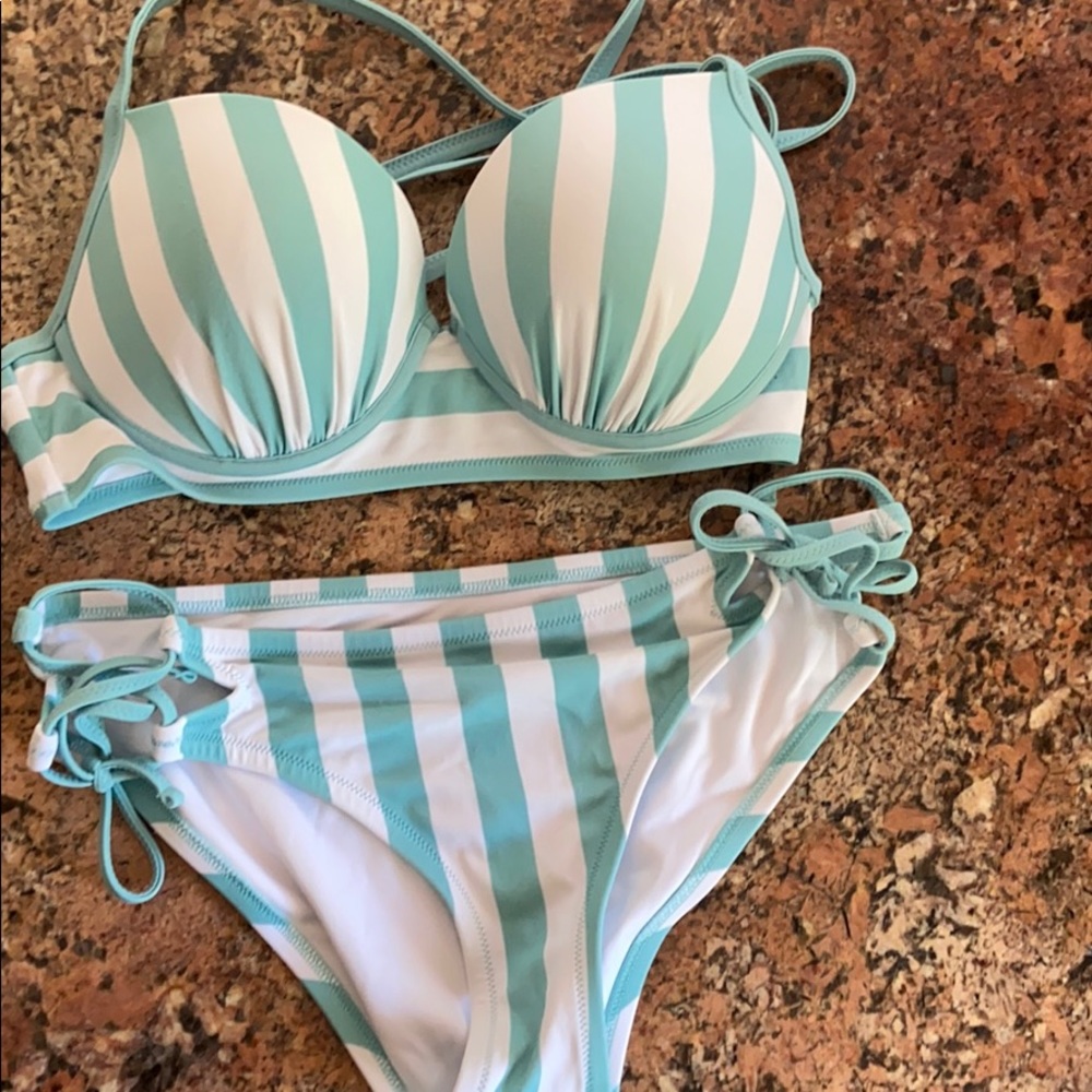 38B/large bottom push up bikini